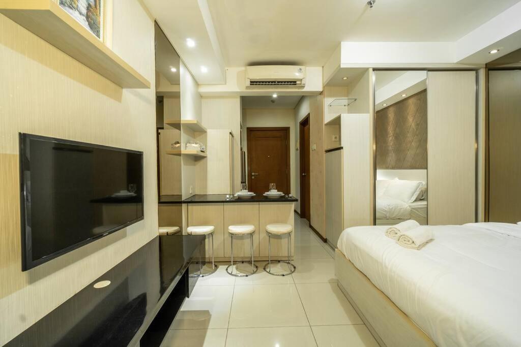 Modern & Comfy Studio In Central Jakarta, Scbd Buitenkant foto